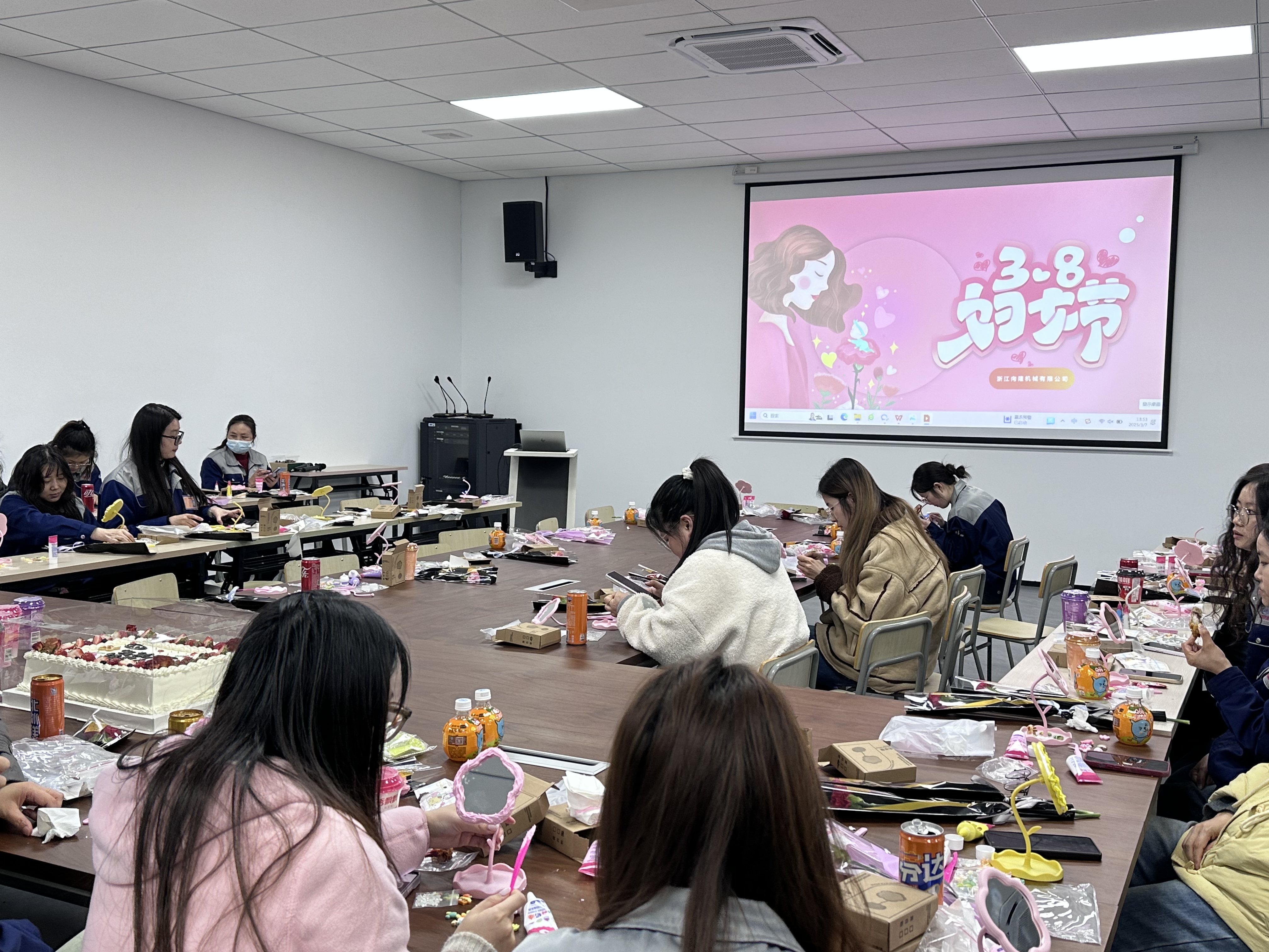 “影”领风华，“镜”彩人生